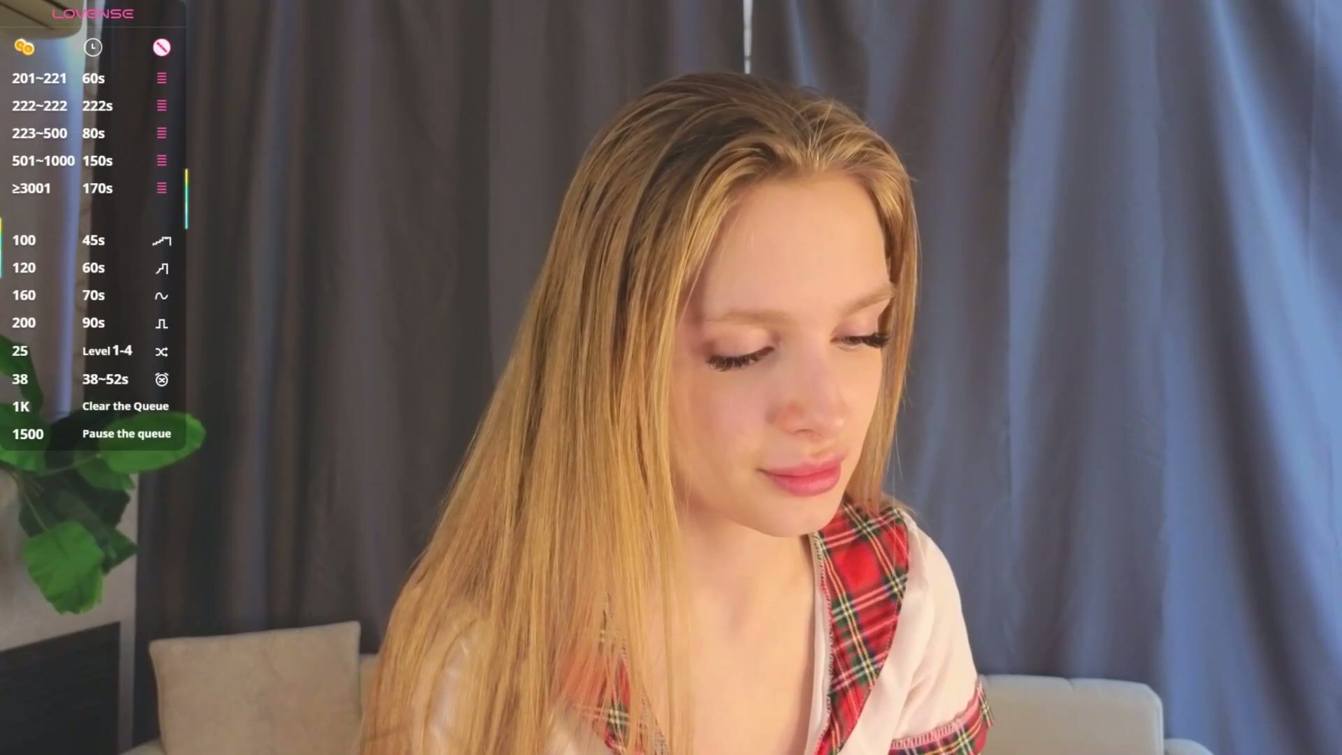 Lafeti nude on cam 19-Feb-2026