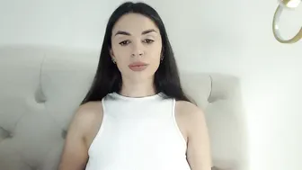 mika_gold7 video 02-19-2026