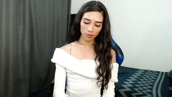 Pupi_wolf ass live cam show