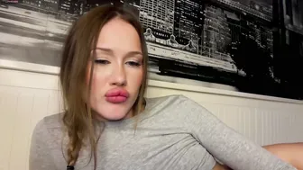 poli_molly 19-Feb-26 young