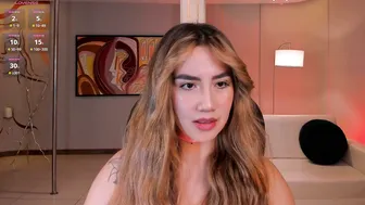 anniemonroe1 (02-19-2026) latina