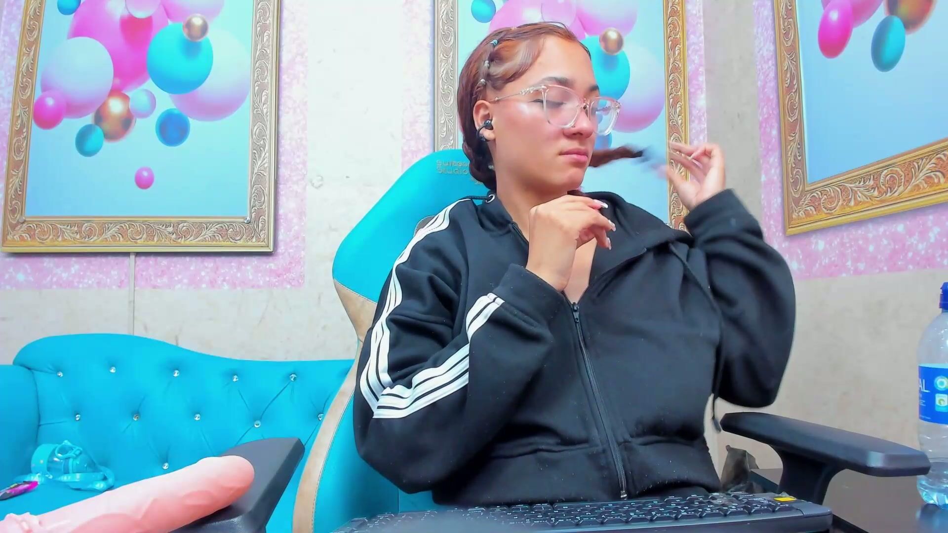 jadde_greyy_ 20-Feb-2026