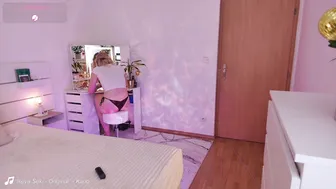 Lowfreqsiren on webcam sex chat