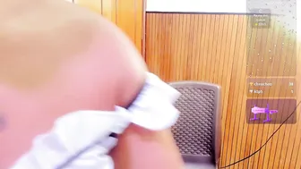 Catalina_spec squirt posing on webcam