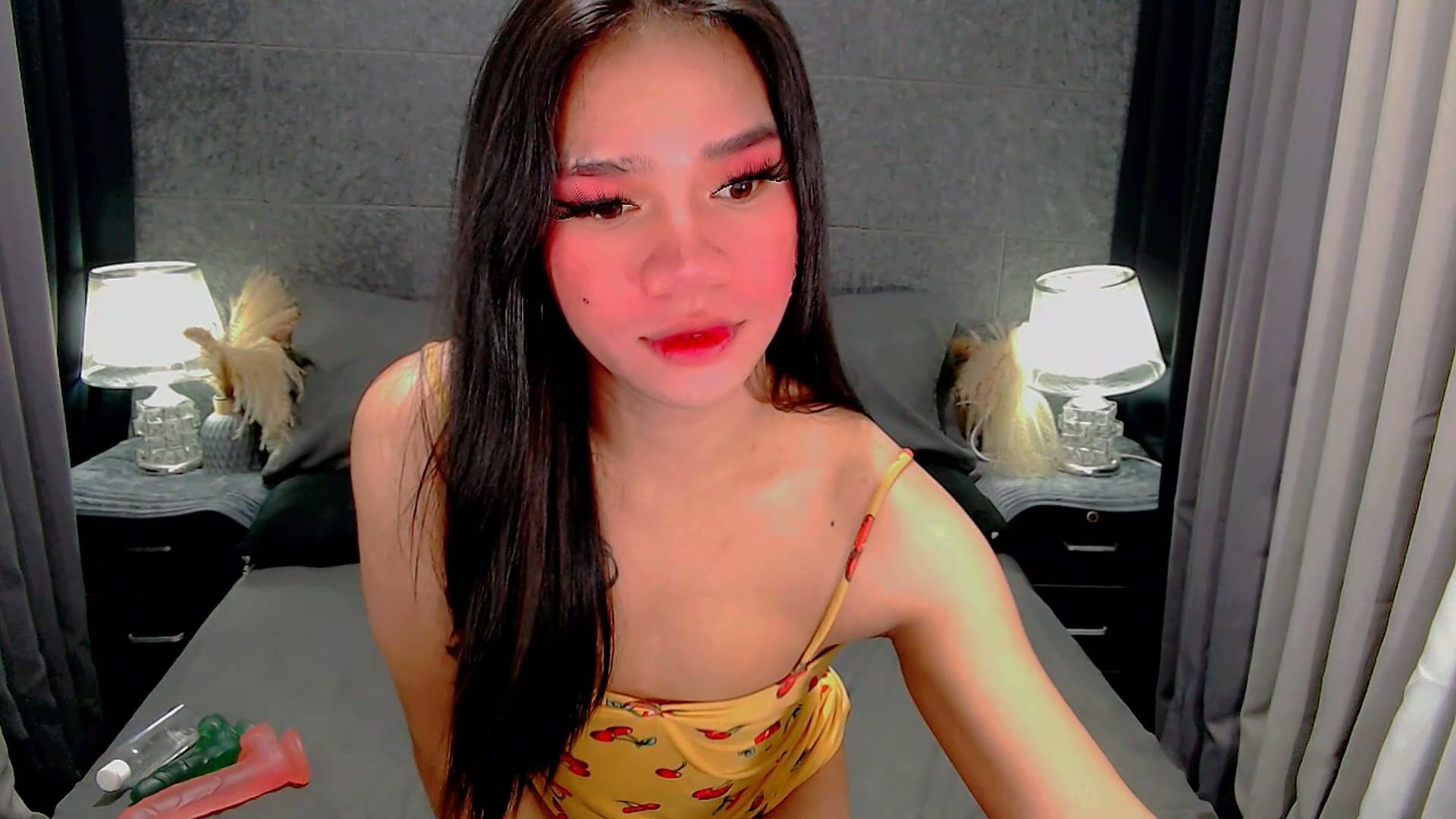 Crytastal_lust1212 amateur cam show 21 February 2026