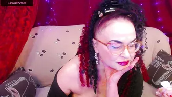 hotzlata on webcam (06/26/2025)