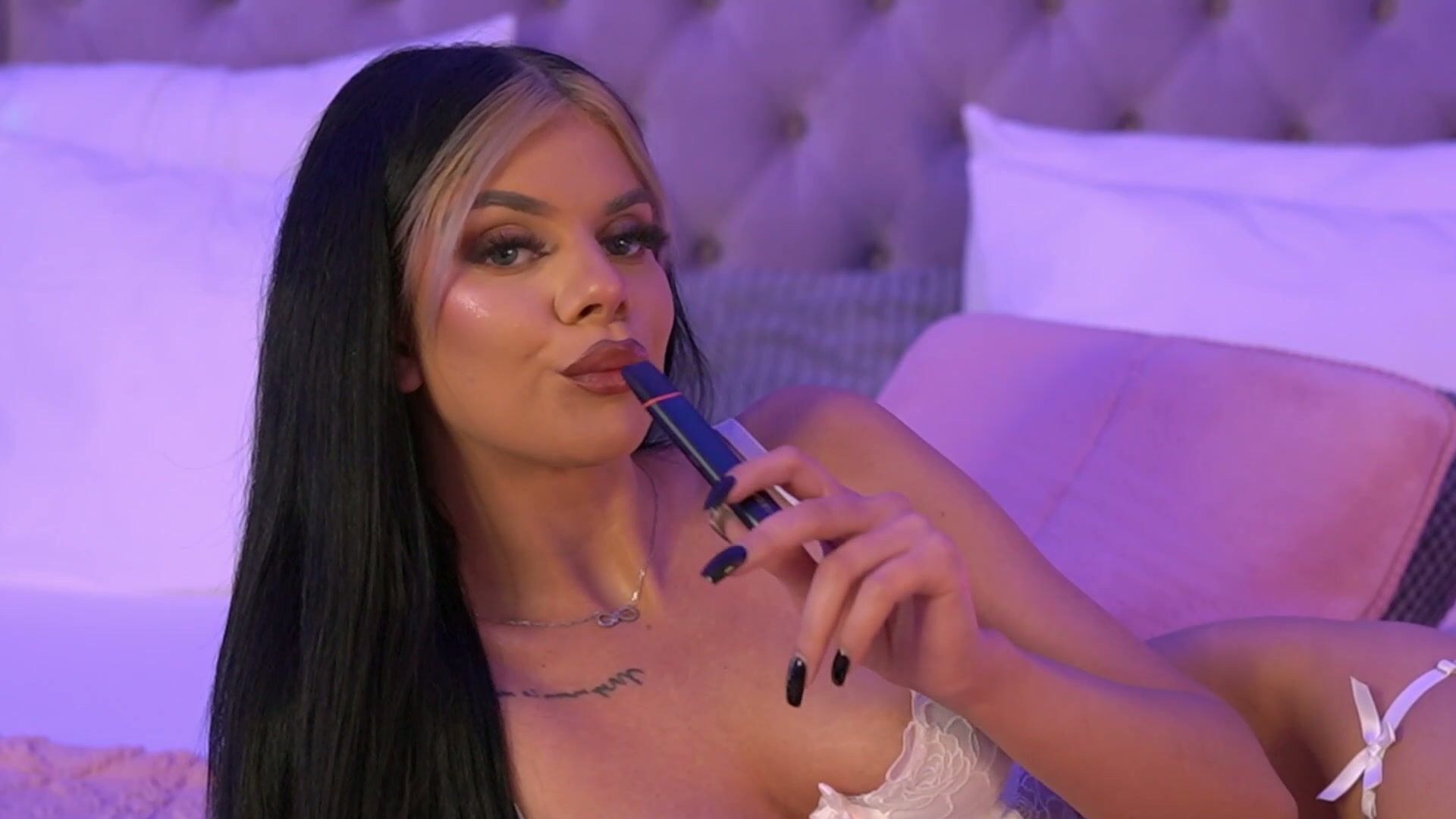 ariellsweety anal naked