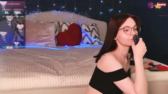 Eseensia chat sex 02-22-2026