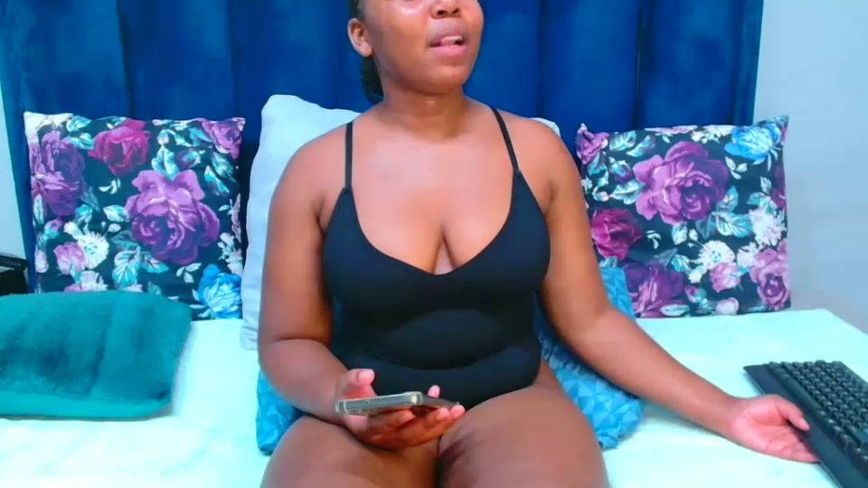 Hotsmalltitsx porn cam (02-22-2026)