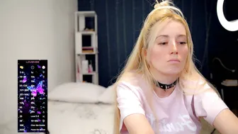 Super_peach_stream posing on webcam naked