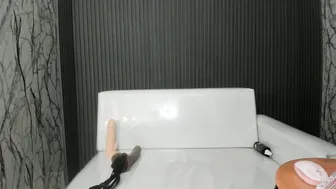 Agatha_foxy1 party posing on cam