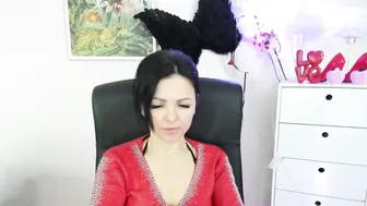 mollymoon40 cuckold webcam chat