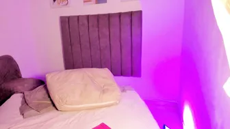 roxanedewalle feet cam sex chat