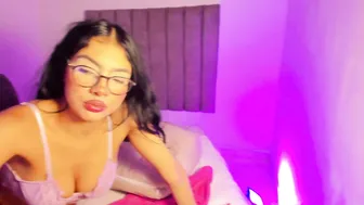 roxanedewalle feet cam sex chat
