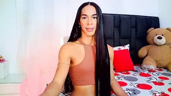 rosalindasexy posing on cam (02/24/2026)