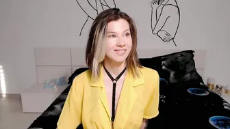 Foxydevilish dancer nude on cam