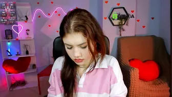 gloria_flower_ feet on live cam