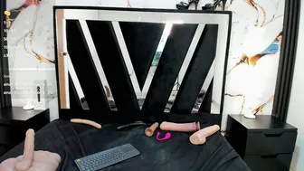 Karinasimonz atm 26-Jun-25