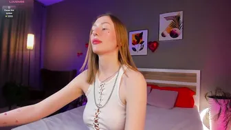 kely_cute posing on cam sex cam chat