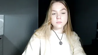 happy_fox_ babe on live cam
