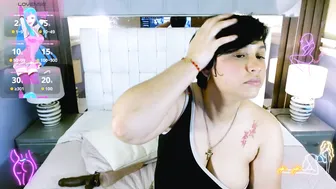 Annie_catt_ posing on webcam live cam video