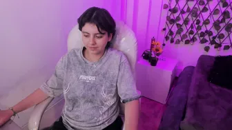 Nathalyy_ds on webcam 25 February 2026