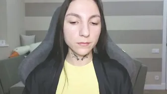 chabibiann naked on cam 25-Feb-2026