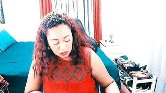 Indianlust69 posing on cam - 02-25-2026