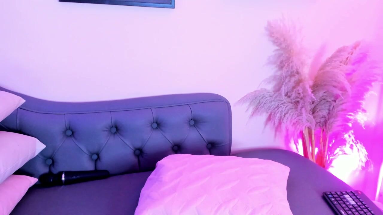 Alison_belle live cam video (02-26-2026)