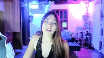Smilingsalor posing on cam 06-27-2025