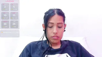 skinnyneighbour_ smalltits live cam show