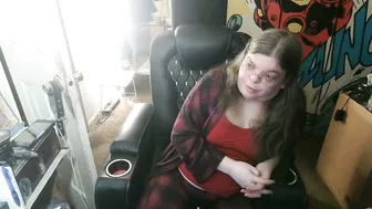 Ts_anne ass posing on webcam