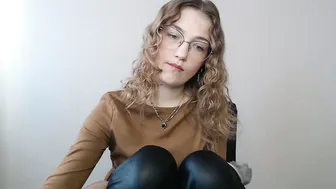 Lily_tayberry british - 27 February 2026