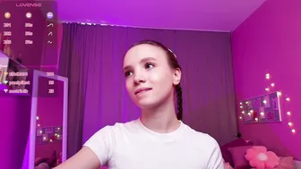 Adria_arjona 02-28-2026