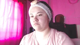 nikkirous_ dildo 02-28-2026
