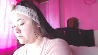 nikkirous_ dildo 02-28-2026