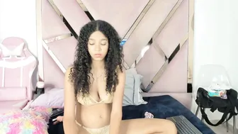 Angiexht skinny nude
