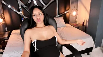 esmeralda__18 posing on webcam 03-01-2026