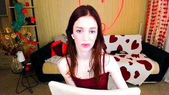 christinaconteeree smile 01-Mar-26