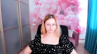 angelinalow recorded nude video 759496