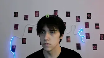 Aiden_wave shy cam girl chat