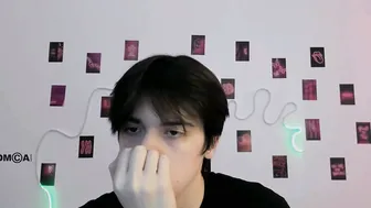 Aiden_wave shy cam girl chat