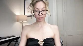 hottymilana 06-27-2025 flexible