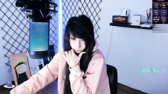 yoshino_san posing on webcam 03-02-2026