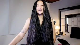 Violetskinny (03/03/2026) latina