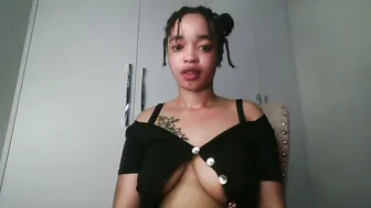 sexymel022 posing on webcam 04-Mar-2026