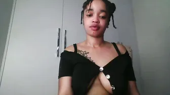 sexymel022 posing on webcam 04-Mar-2026