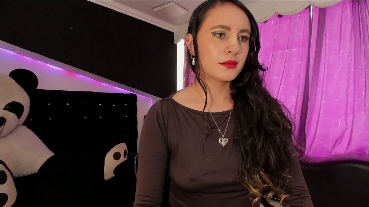 Coral_gibson on webcam cam sex chat