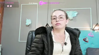 _isaabellaa cute posing on cam