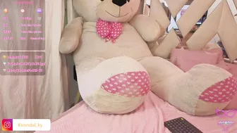 kenndal_tay posing on webcam live cam show